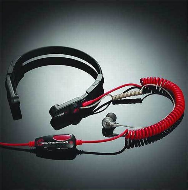 Gears of War 3 Throat Communicator